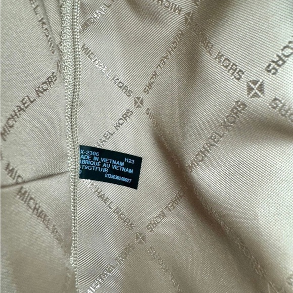 - Michael kors suitcase - Picture 9 of 10